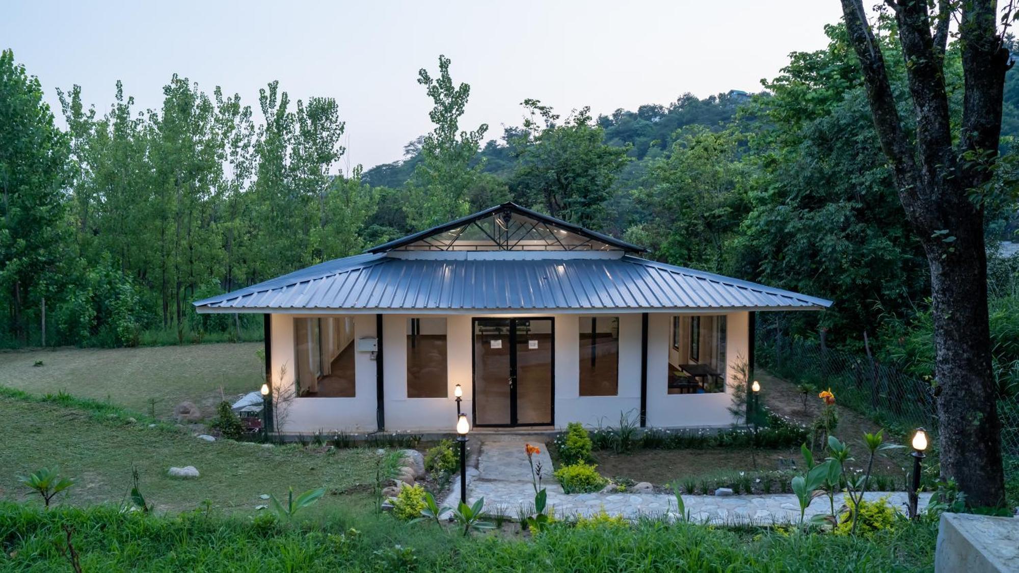 Dev Bhoomi Farms & Cottages Dharamshala Exterior photo